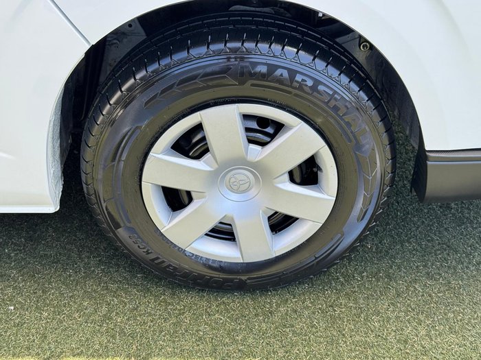 2017 Toyota Hiace Commuter