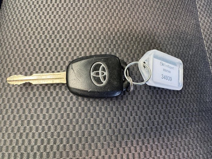 2017 Toyota Hiace Commuter