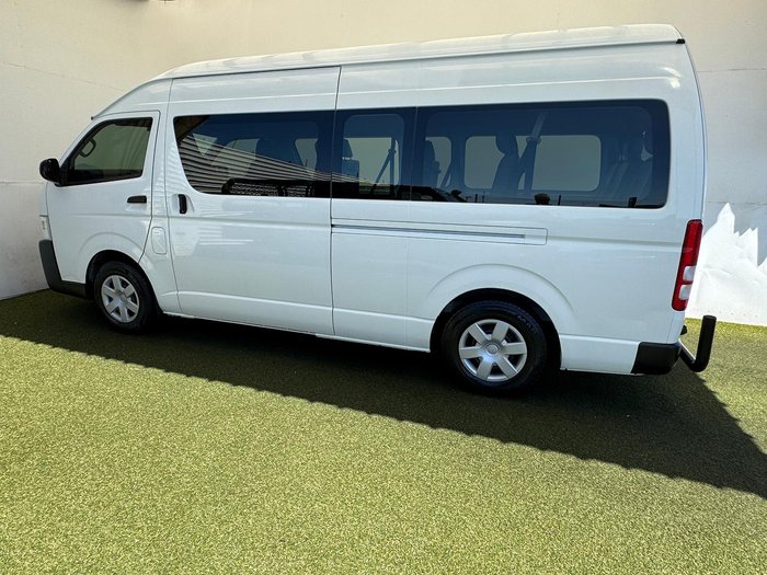 2017 Toyota Hiace Commuter