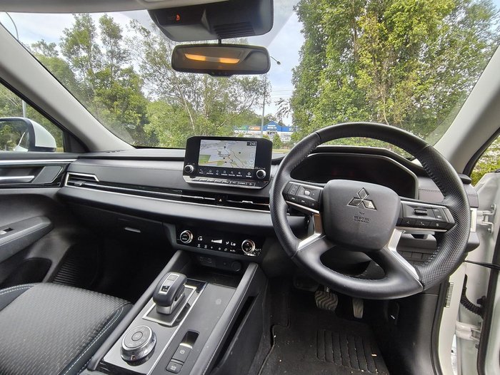 2023 Mitsubishi Outlander LS