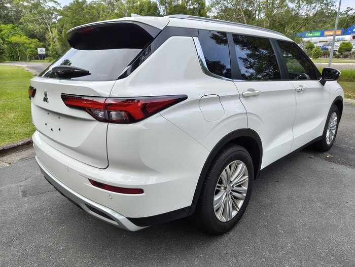 2023 Mitsubishi Outlander LS