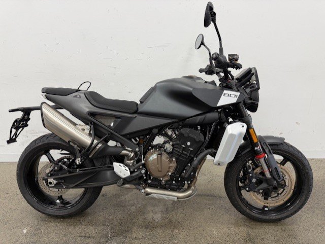 2024 Husqvarna 2024 HUSQVARNA 800CC SVARTPILEN 801 Road Black