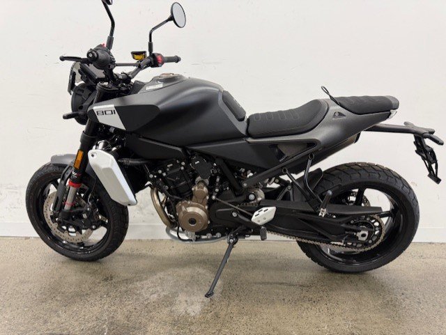 2024 Husqvarna 2024 HUSQVARNA 800CC SVARTPILEN 801 Road Black