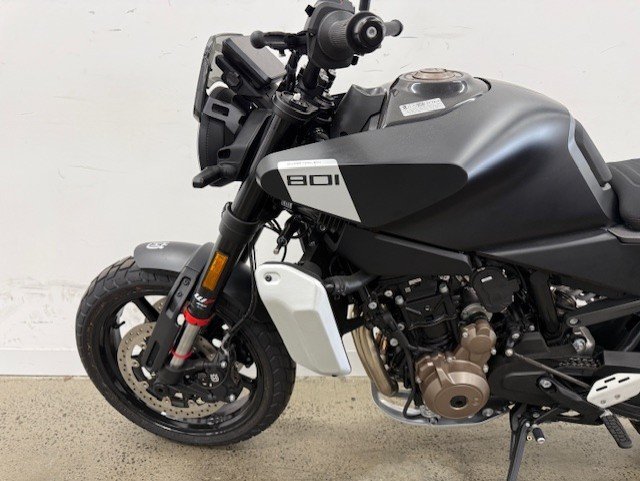 2024 Husqvarna 2024 HUSQVARNA 800CC SVARTPILEN 801 Road Black