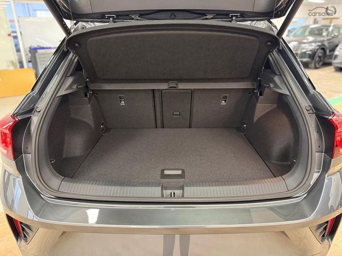 2025 Volkswagen T-Roc 140TSI R-Line