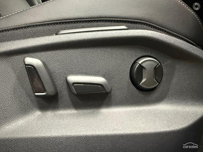 2025 Volkswagen T-Roc 140TSI R-Line