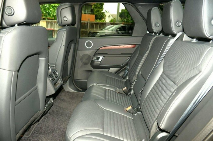 2025 Land Rover Discovery D350 Dynamic SE Series 5 MY25 4X4 Santorini Black