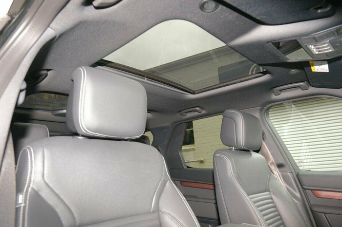 2025 Land Rover Discovery D350 Dynamic SE Series 5 MY25 4X4 Santorini Black