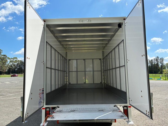 2025 Fuso Canter 615 White