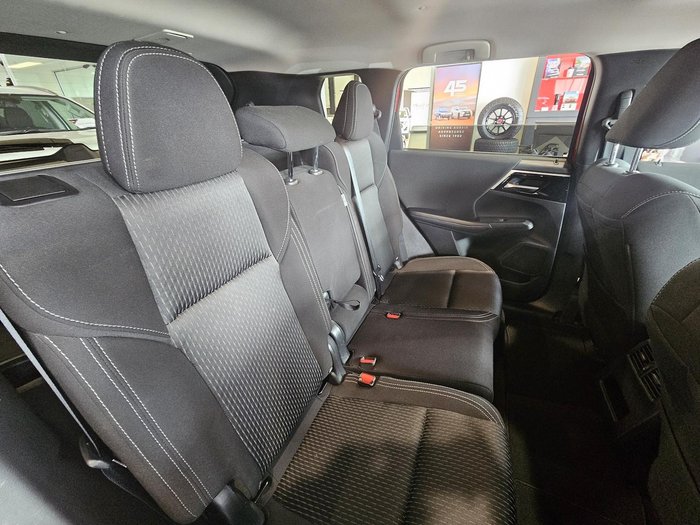 2023 Mitsubishi Outlander LS