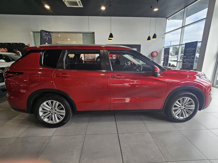 2023 Mitsubishi Outlander LS