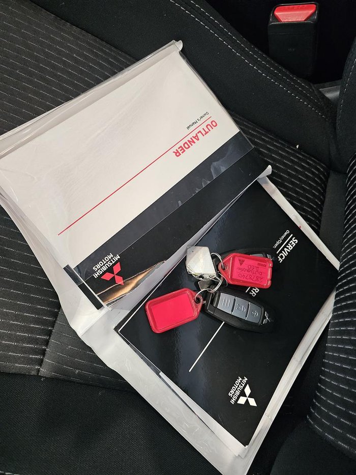 2023 Mitsubishi Outlander LS