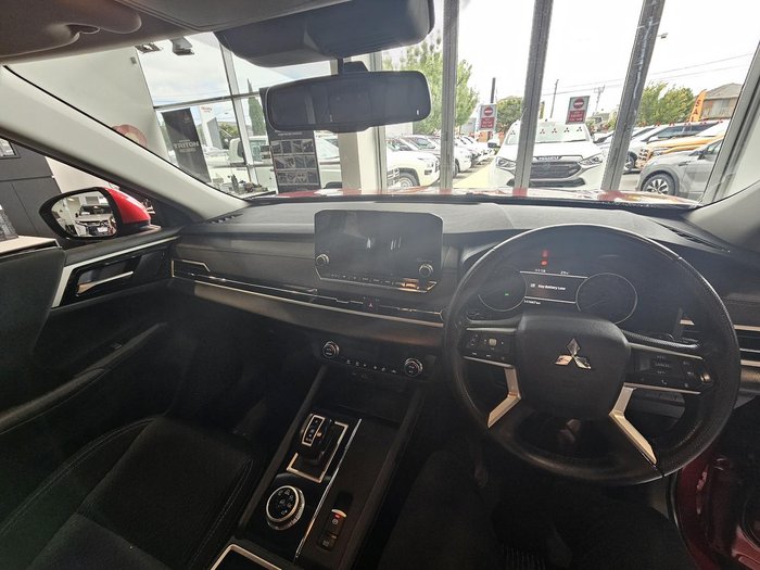 2023 Mitsubishi Outlander LS