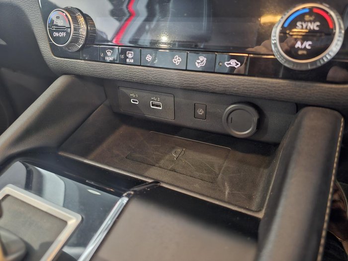 2023 Mitsubishi Outlander LS