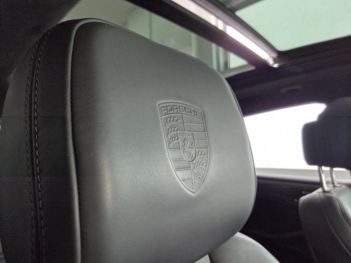 2020 Porsche Macan Turbo