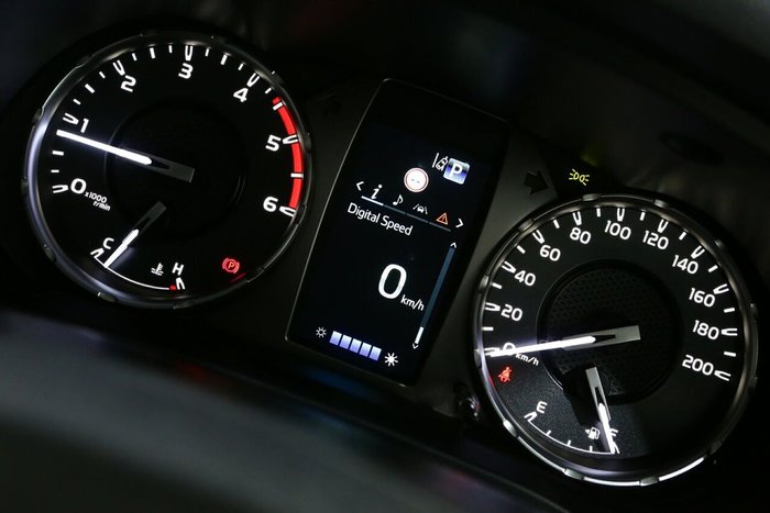 2025 Toyota Hilux SR