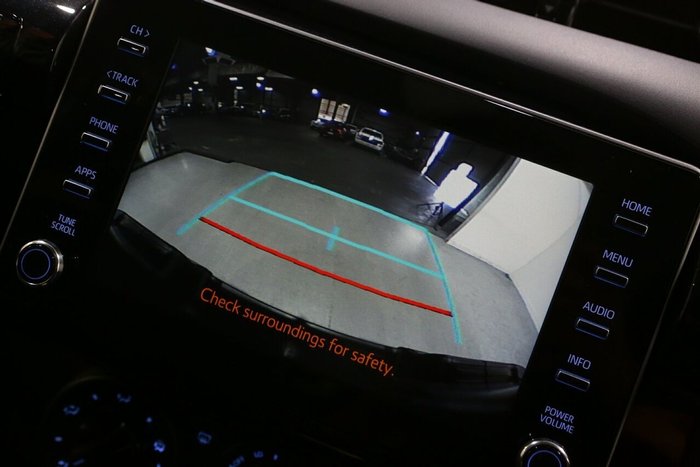 2025 Toyota Hilux SR