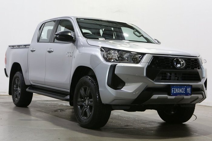 2025 Toyota Hilux SR