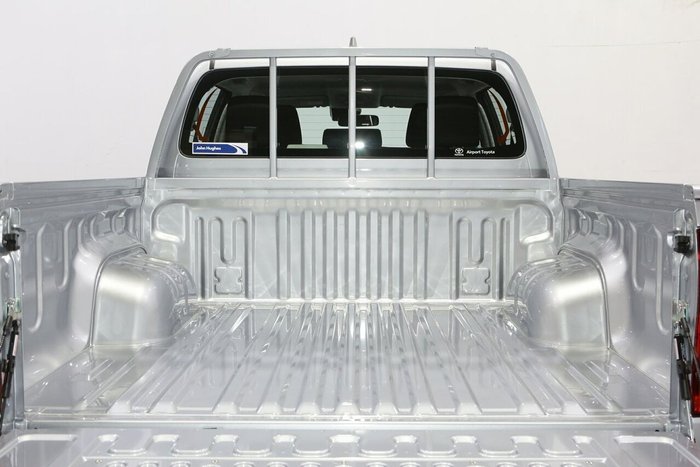 2025 Toyota Hilux SR