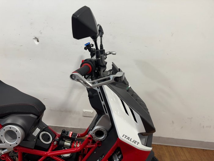 2023 ITALJET DRAGSTER WHITE