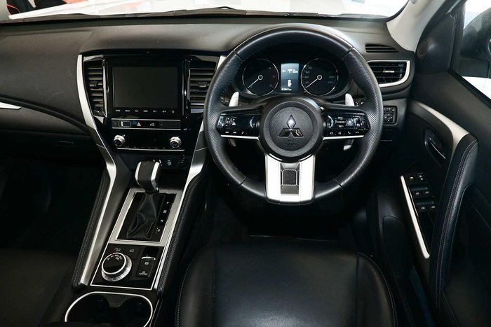 2025 Mitsubishi Pajero Sport GLS