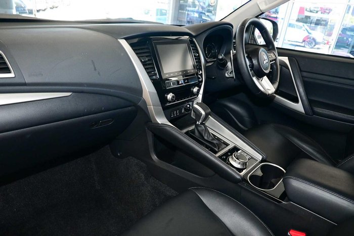 2025 Mitsubishi Pajero Sport GLS