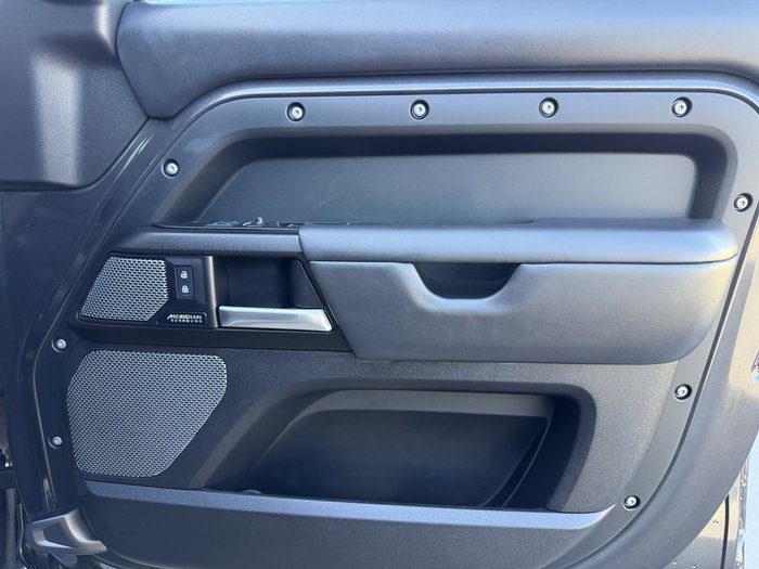 2023 Land Rover Defender 110 P525 V8