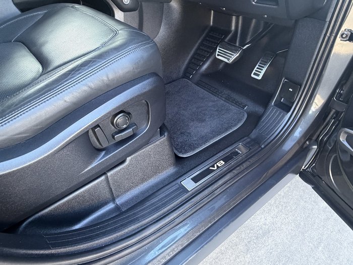 2023 Land Rover Defender 110 P525 V8