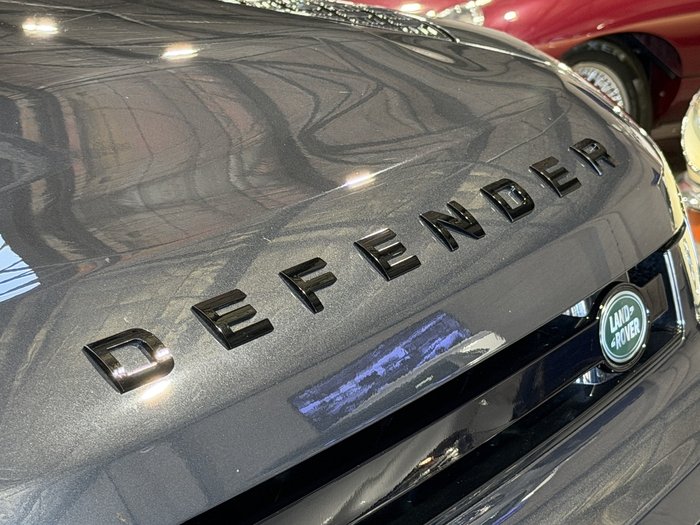 2023 Land Rover Defender 110 P525 V8