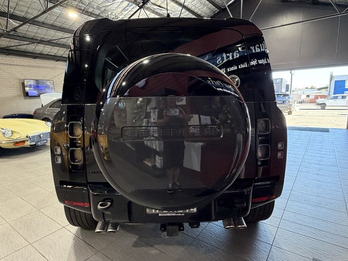 2023 Land Rover Defender 110 P525 V8