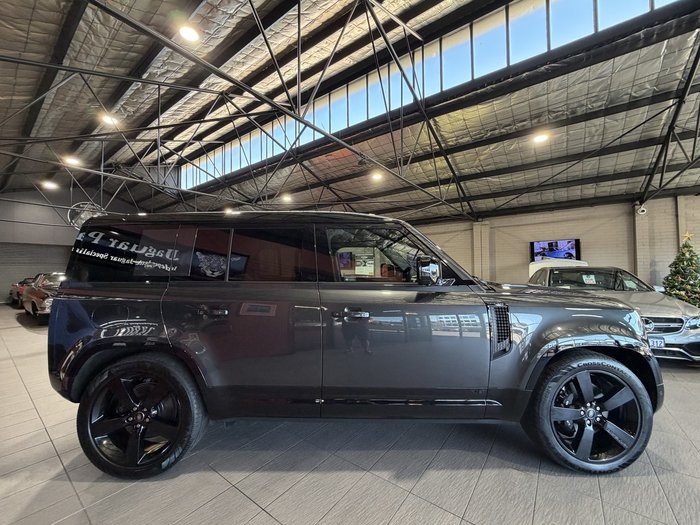 2023 Land Rover Defender 110 P525 V8