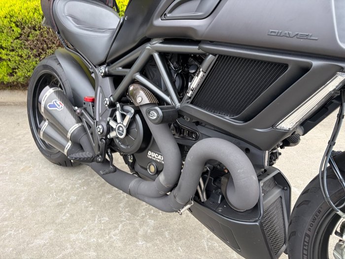 2015 DUCATI DIAVEL DARK STEALTH Black