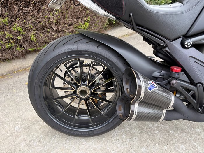 2015 DUCATI DIAVEL DARK STEALTH Black