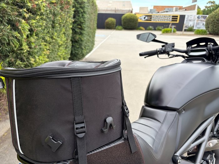 2015 DUCATI DIAVEL DARK STEALTH Black