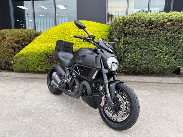 2015 DUCATI DIAVEL DARK STEALTH Black