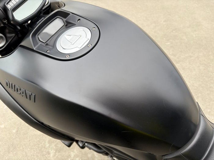 2015 DUCATI DIAVEL DARK STEALTH Black