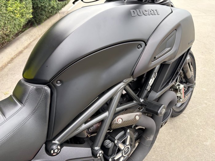 2015 DUCATI DIAVEL DARK STEALTH Black