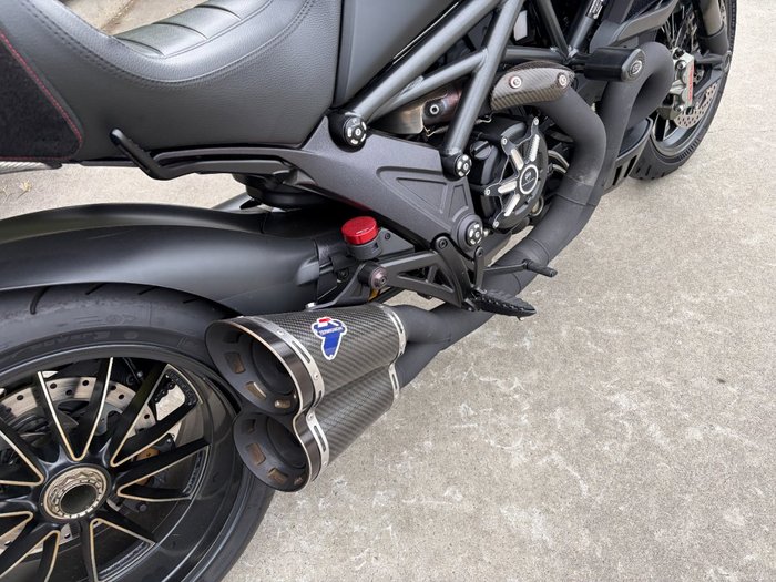 2015 DUCATI DIAVEL DARK STEALTH Black