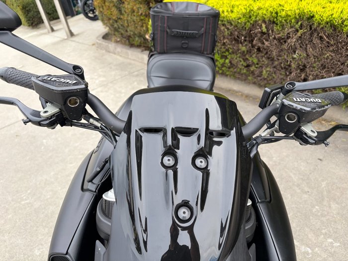 2015 DUCATI DIAVEL DARK STEALTH Black