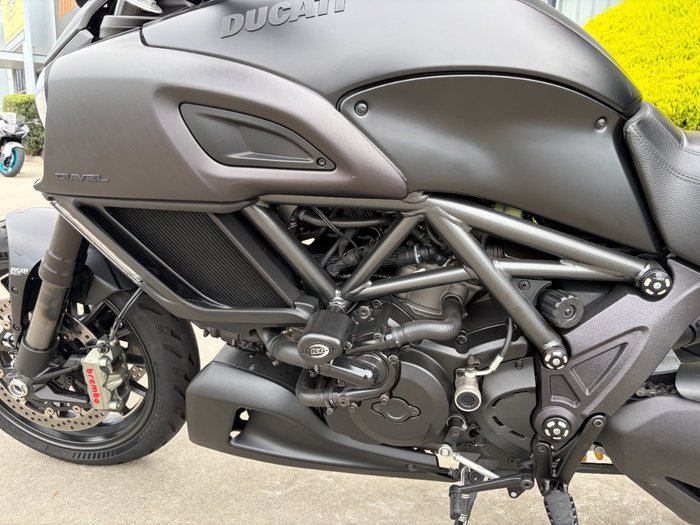 2015 DUCATI DIAVEL DARK STEALTH Black