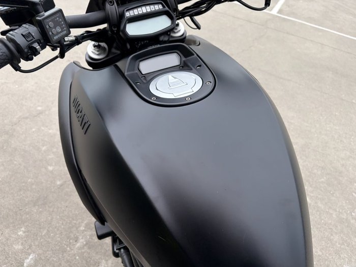 2015 DUCATI DIAVEL DARK STEALTH Black