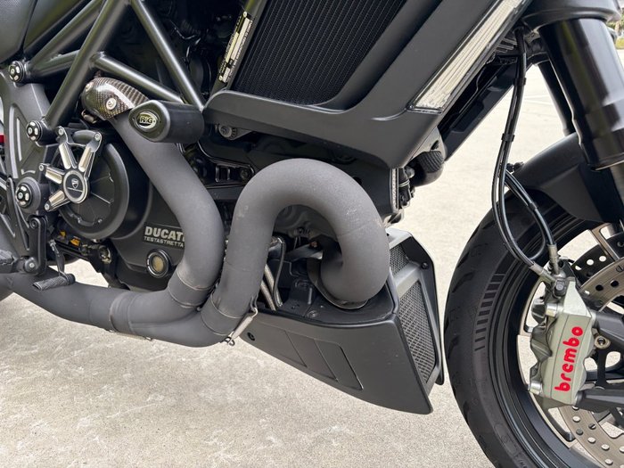 2015 DUCATI DIAVEL DARK STEALTH Black