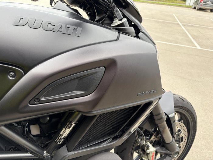 2015 DUCATI DIAVEL DARK STEALTH Black