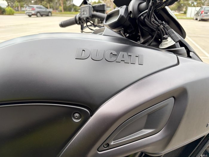2015 DUCATI DIAVEL DARK STEALTH Black