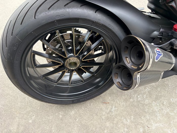 2015 DUCATI DIAVEL DARK STEALTH Black