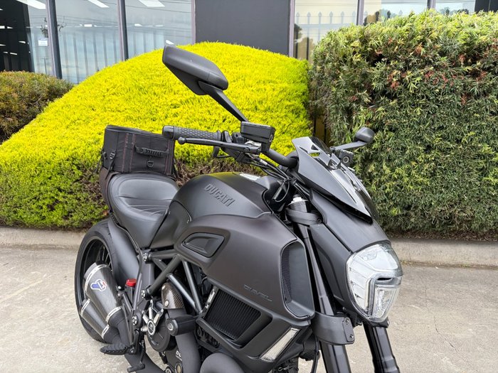 2015 DUCATI DIAVEL DARK STEALTH Black