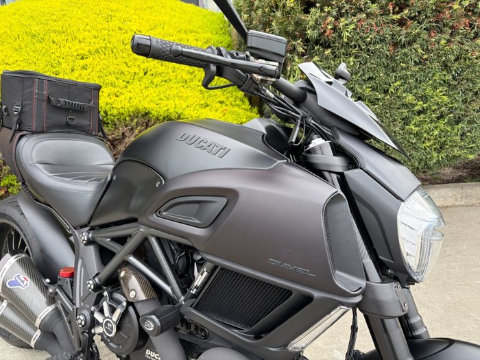 2015 DUCATI DIAVEL DARK STEALTH Black