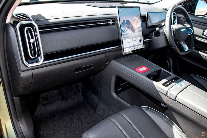 2025 Jaecoo J7 SHS Track