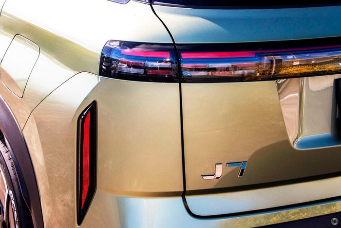 2025 Jaecoo J7 SHS Track