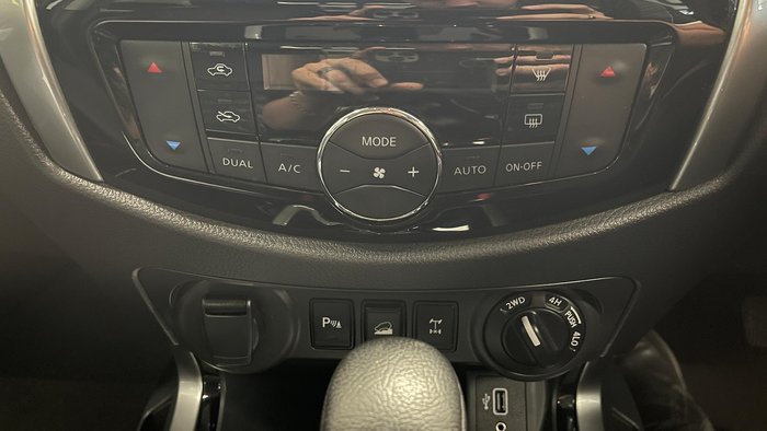 2023 Nissan Navara ST-X